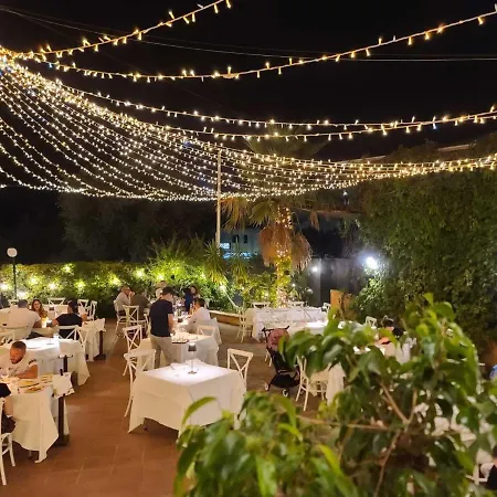 B&B Riccio - La Cantina Del Contadino 렌데